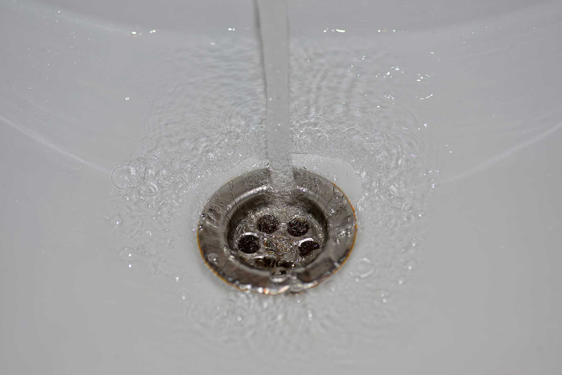 A2B Drains provides services to unblock blocked sinks and drains for properties in Upminster.